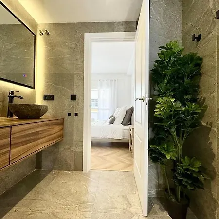 4bd Soho Luxe Retreat Terrace 2bh & Ac Malaga